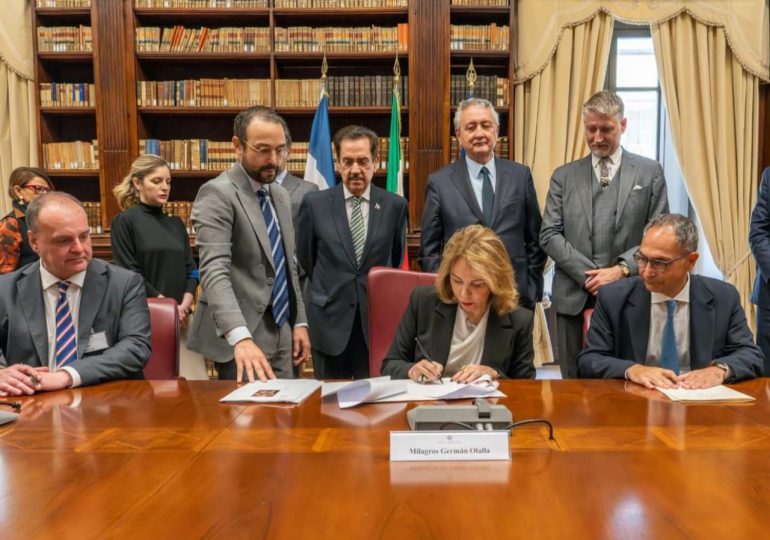 República Dominicana e Italia firman acuerdo cultural con la Universidad de Turín para el intercambio de bienes culturales