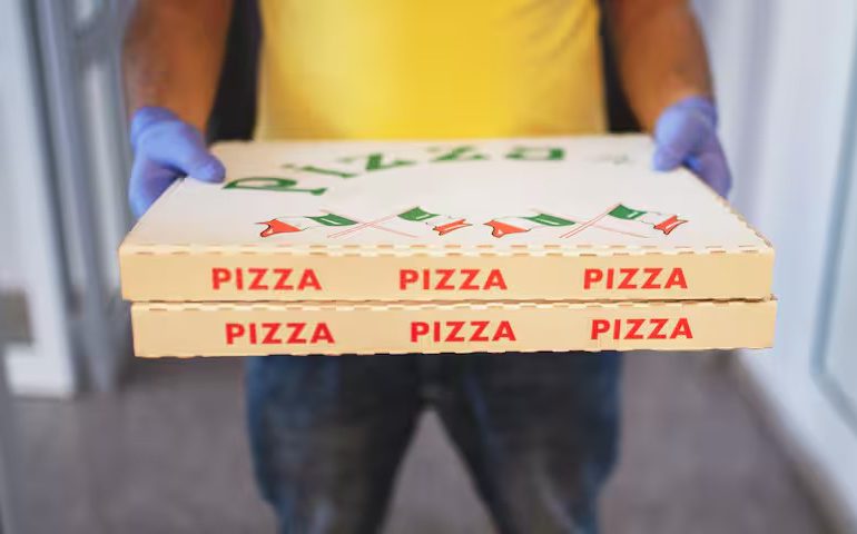 Cierran pizzería en Berlín por usar pedidos a domicilio para vender cocaína