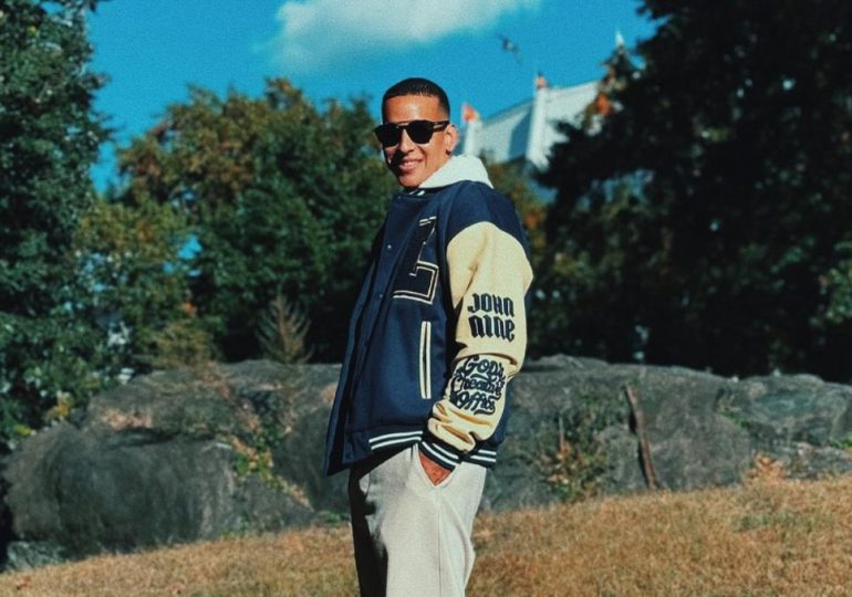 Daddy Yankee celebra desde Kenia su victoria en los Latin Billboards con "Bonita"