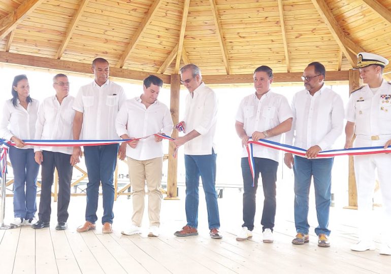 Gobierno inaugura muelle turístico y pesquero en Miches, El Seibo