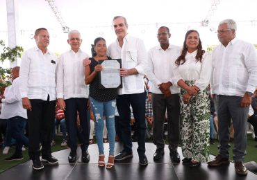 Gobierno entrega 752 títulos de propiedad en proyecto Cotuí-Cevicos, Sánchez Ramírez