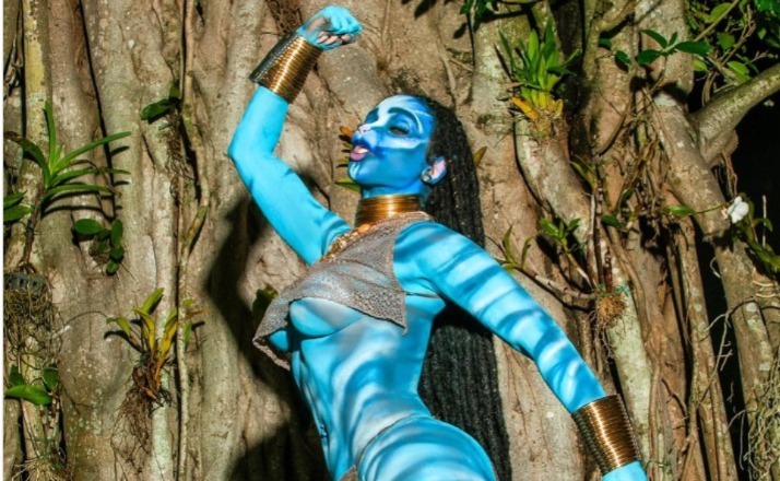 Amara La Negra se transforma en "Avatar" para Halloween 2024