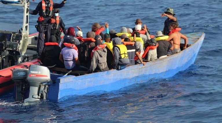 Repatrían a 47 migrantes a RD tras llegar a las costas de Puerto Rico