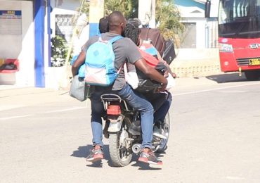 Haitianos llegan a Dajabón para retornar a su país de manera voluntaria