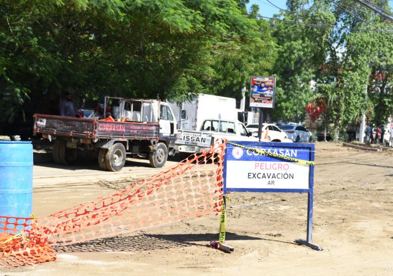 Coraasan restablece servicio de agua potable en zona suroeste de Santiago