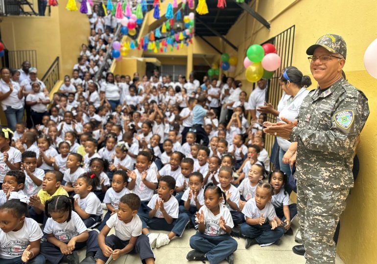 Policía Comunitaria inicia Programa de “Educación , Formación y Diversión” todos los viernes en centros educativos