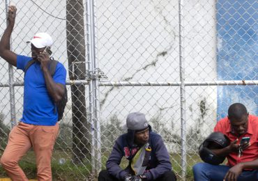 Haitianos en República Dominicana tildan de "cacería humana" órdenes de deportación masiva