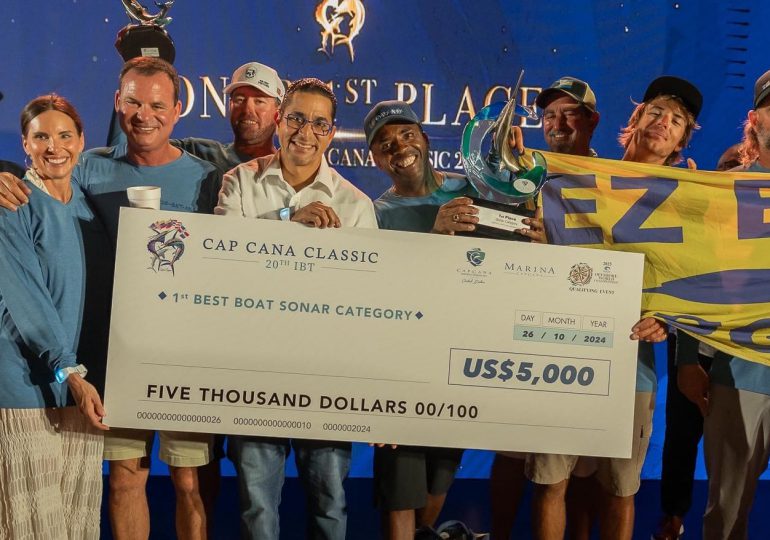 Lancha De-Bait-Able logra máximo galardón en Cap Cana Classic al Marlin Azul; Hunter Baron recibió el trofeo perpetuo