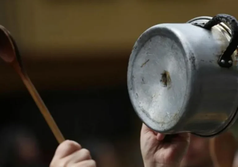 A partir de hoy, todos los días a las 8 p.m. habrá cacerolazo nacional