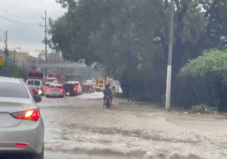 Por segundo día consecutivo, reportan inundaciones en Santiago