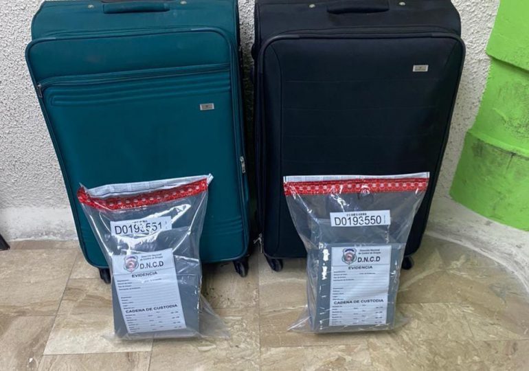 Detienen a dos extranjeras con más de cinco kilos de presunta cocaína en el Aeropuerto de Punta Cana