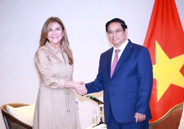 Carolina Mejía sostiene encuentro con el primer ministro de Vietnam