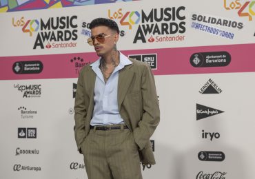 Rauw Alejandro y Myke Towers triunfan en Los 40 Music Awards con tres premios cada uno