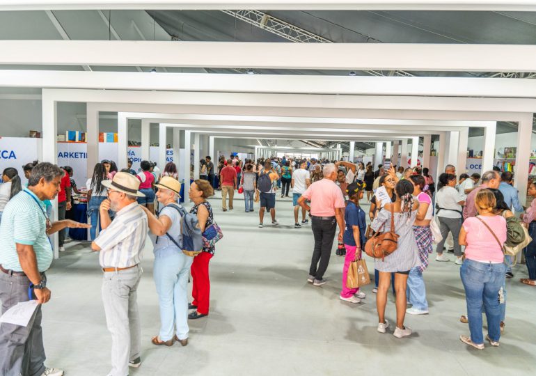 Viernes de experiencias literarias y artísticas en la Feria del Libro 2024