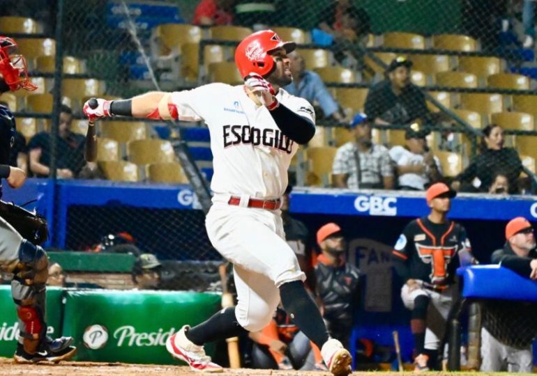 Leones dejan en el terreno a los Toros para seguir en primero