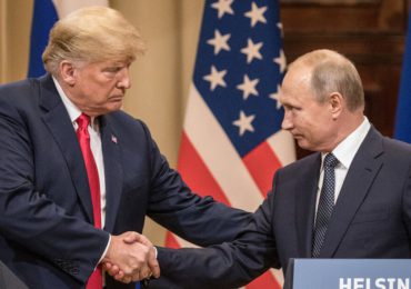 Putin felicita a Trump y muestra su disposición al diálogo con él