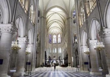 El primer vistazo a la Notre Dame restaurada desvela una catedral diáfana de muros blancos