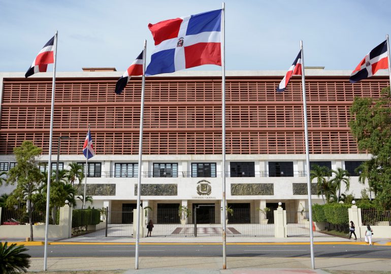 Vehículo accidentado en Supermercado Nacional no pertenece al Senado de la República