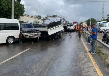 Sistema 911 coordina asistencia en accidente múltiple en Navarrete