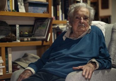 Mujica espera "alguna evolución de adentro de Venezuela en algún momento"