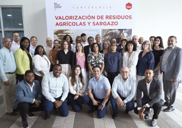 Delegación francesa visita empresas e instituciones que trabajan valorización de sargazo y residuos agrícolas en RD