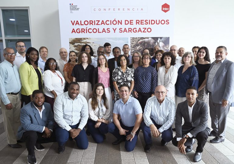 Delegación francesa visita empresas e instituciones que trabajan valorización de sargazo y residuos agrícolas en RD