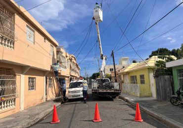 Edesur desmantela conexiones ilegales en plazas comerciales, discotecas, drink y otros establecimientos