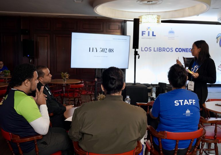 Editoras dominicanas analizan y revisan Ley del Libro y Bibliotecas en la Feria del Libro