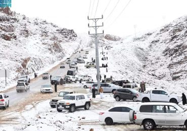 Por primera vez, cae nieve en el desierto de Arabia Saudita