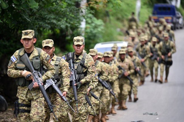 Militares salvadoreños realizan ejercicios de preparación para su despliegue en Haití