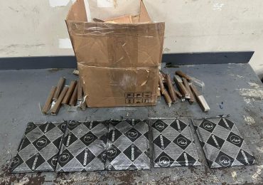 DNCD decomisa cinco láminas de cocaína camufladas en cajas de tabaco