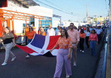 Entidades se unen en caminata contra la violencia hacia la mujer