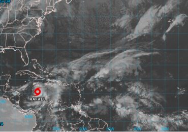 Tormenta tropical Rafael se fortalece y se espera que se convierta en huracán