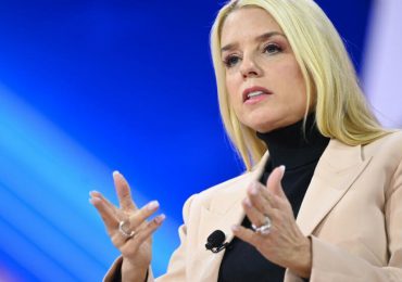 Trump elige a la abogada Pam Bondi como futura fiscal general