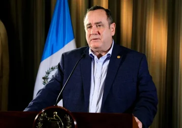 Gobierno de Guatemala denuncia a expresidente Alejandro Giammattei por corrupción