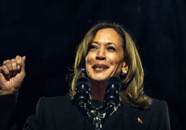 Kamala Harris llama a los estadounidenses a “salir a votar”