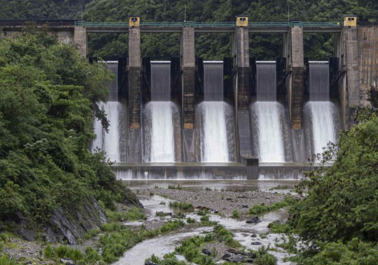 Prohíben actividades acuáticas en el río Nizao por vaciado de la presa de Aguacate