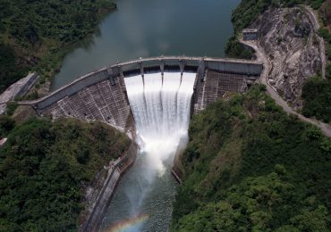 COE recuerda prohibición de actividades acuáticas en el río Nizao por vaciado de la presa de Aguacate