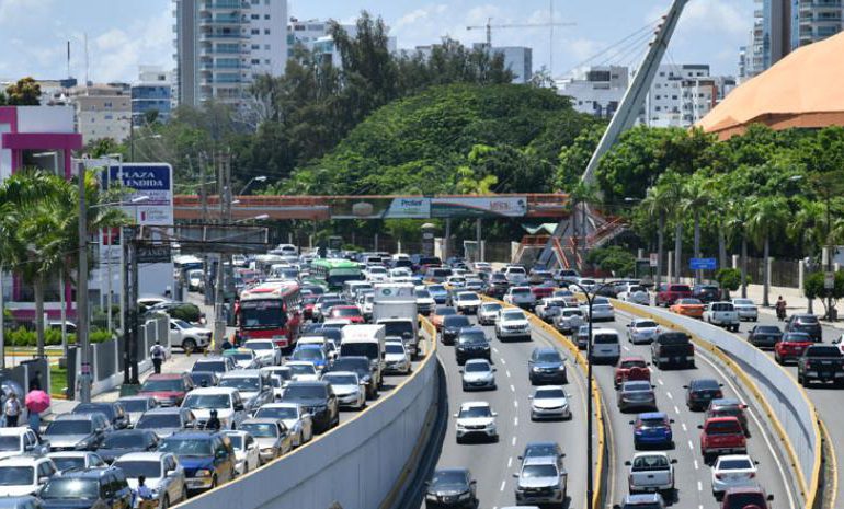 INTRANT informa sobre rutas alternativas para evitar tapones por "Viernes Negro"