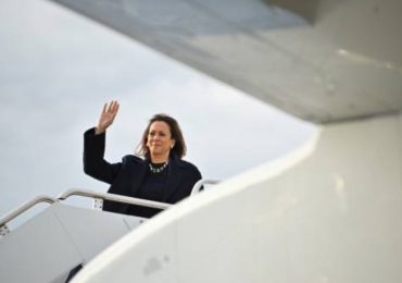 Kamala Harris dice que votó por correo en presidenciales de EEUU