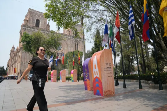 Arranca la Cumbre Iberoamericana de Ecuador empañada por la ausencia de sus líderes