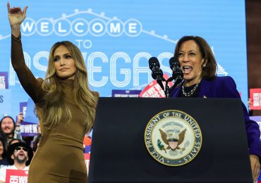 Kamala Harris y Jennifer López unen fuerzas en campaña para incentivar el voto