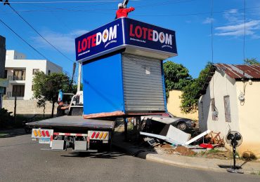 Ayuntamiento de Dajabón retira bancas de lotería que operaban de manera irregular