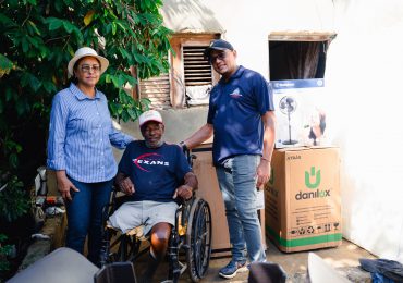 Gobierno entrega enseres del hogar a familias afectadas por inundaciones en provincias de Dajabón, Valverde y La Altagracia