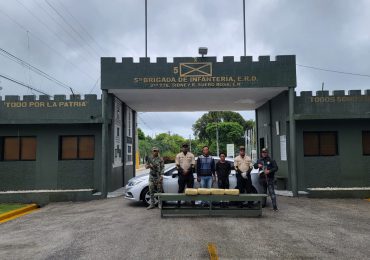 Detienen a dos hombres con 4 paquetes de presunta marihuana en Barahona