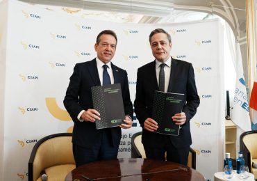 MICM y EOI de España firman acuerdo para capacitar a cinco mil dominicanos en semiconductores