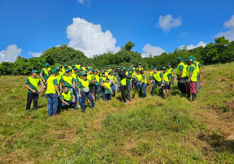 ADITEX Reforesta en el Parque Nacional Loma los 7 Picos