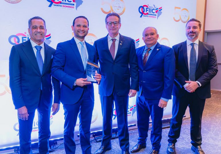 Asociación Nacional de Productores de Asfalto recibe reconocimiento en el 50º Aniversario de la Cámara Dominicana de la Construcción