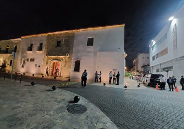 Presidente Abinader participa en cena inaugural del Centro Cultural Casa del Cordón