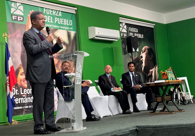 Leonel Fernández presenta en Nueva York el libro “Fuerza del Pueblo: Razón Histórica”